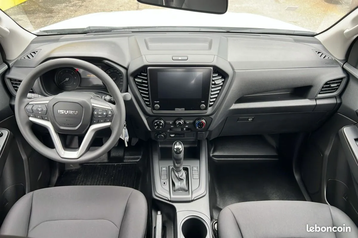 Isuzu D-Max 2025 photo 3