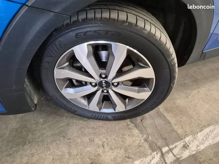 Kia Stonic 2024 photo 4