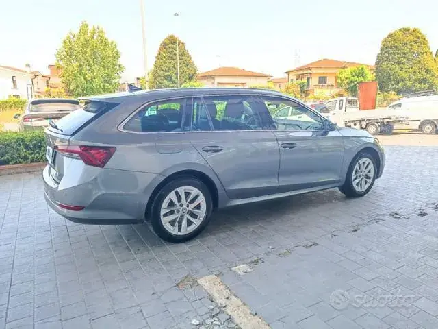 Skoda Octavia 2023 photo 4