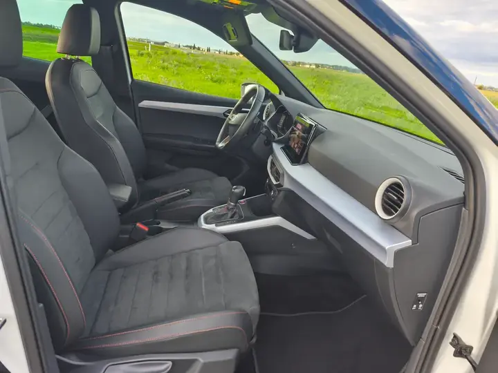 Seat Arona 2023 photo 3