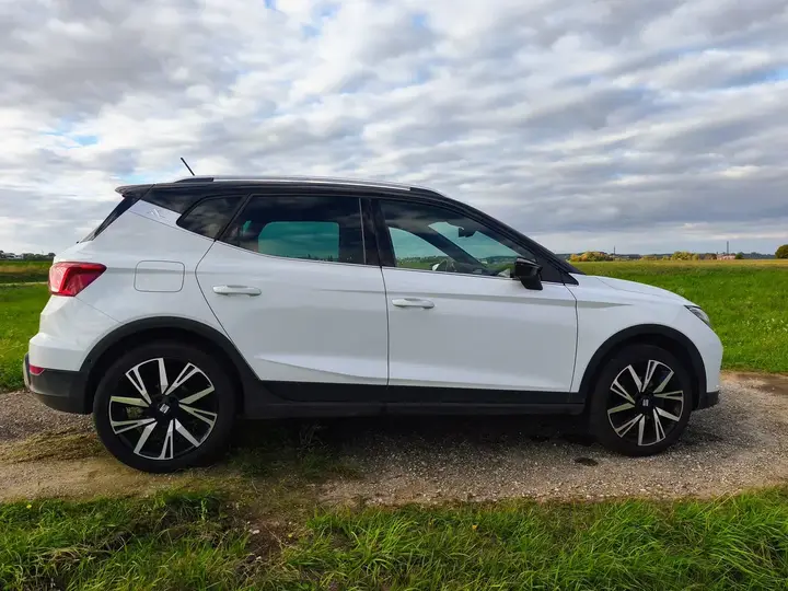 Seat Arona 2023 photo 2