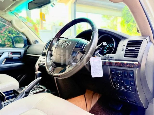 Toyota Land Cruiser 2010 photo 5