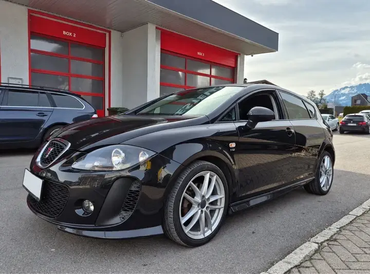 Seat Leon 2010 photo 3