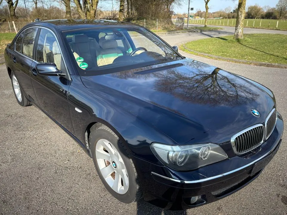 BMW 740I
