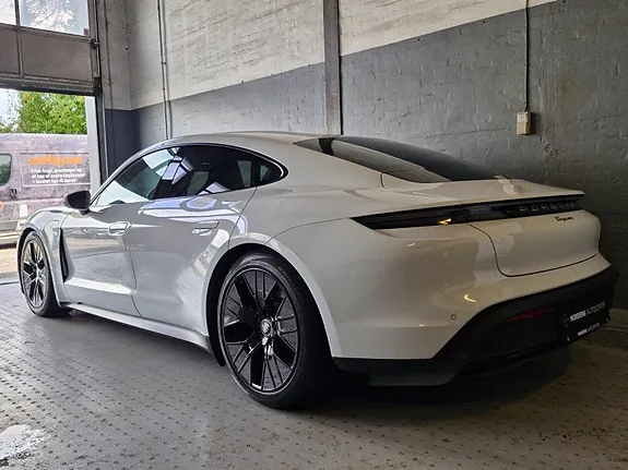 Porsche Taycan 2021 photo 3