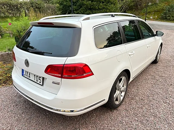 Volkswagen Passat 2012 photo 4
