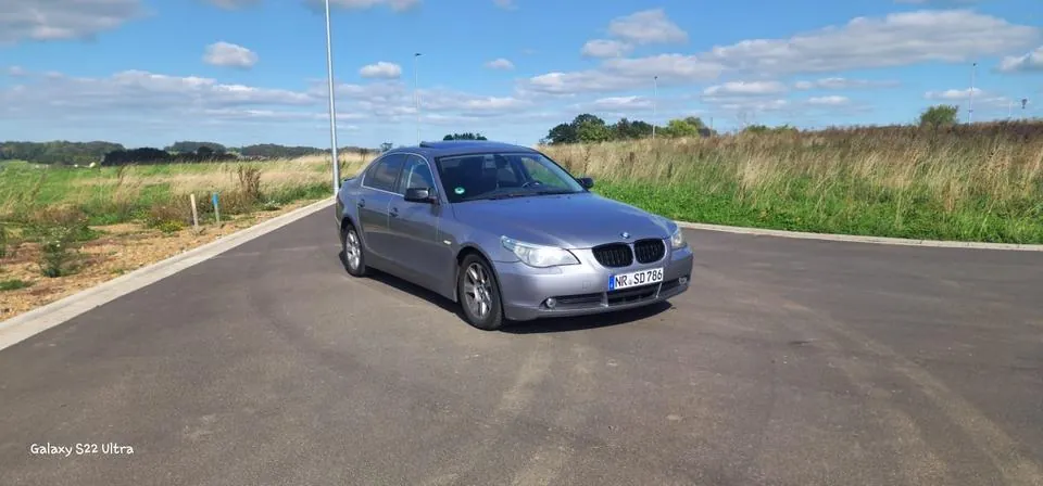 BMW 520I