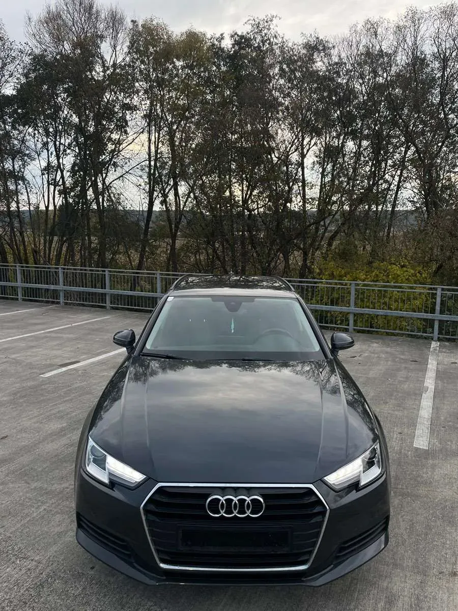 Audi A4 2019 photo 2