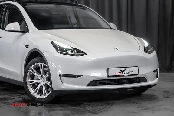 Tesla Model Y 2023 photo 2
