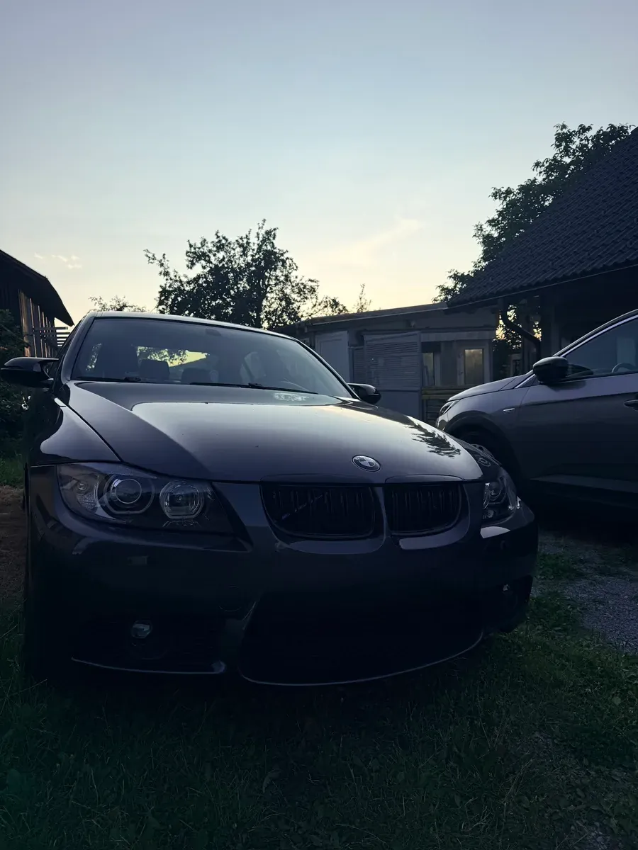 BMW 3Er-Reihe 320I 2008 photo 2