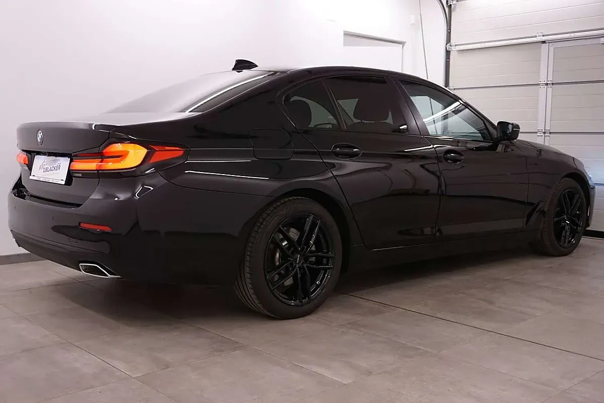 BMW 5 Series 2022 photo 2