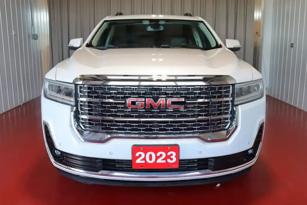 GMC Acadia 2023 photo 2