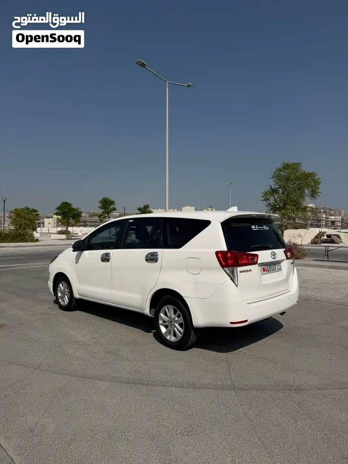 Toyota Innova 2018 photo 2