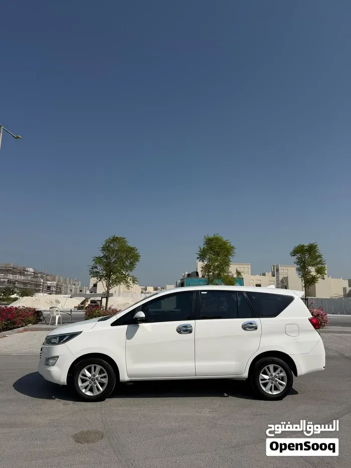 Toyota Innova 2018 photo 3