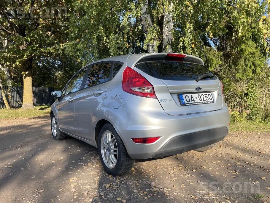 Ford Fiesta 2010 photo 5