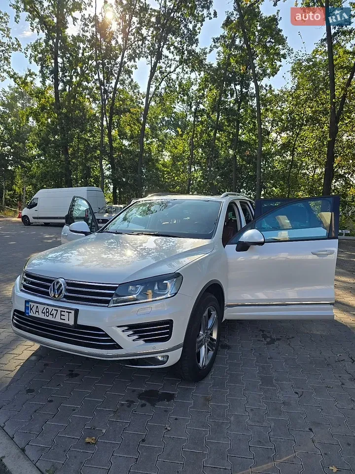 Volkswagen Touareg 2015 photo 2