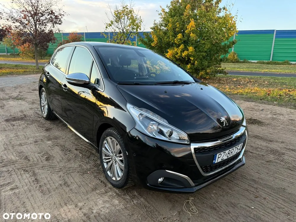 Peugeot 208 2017 photo 2