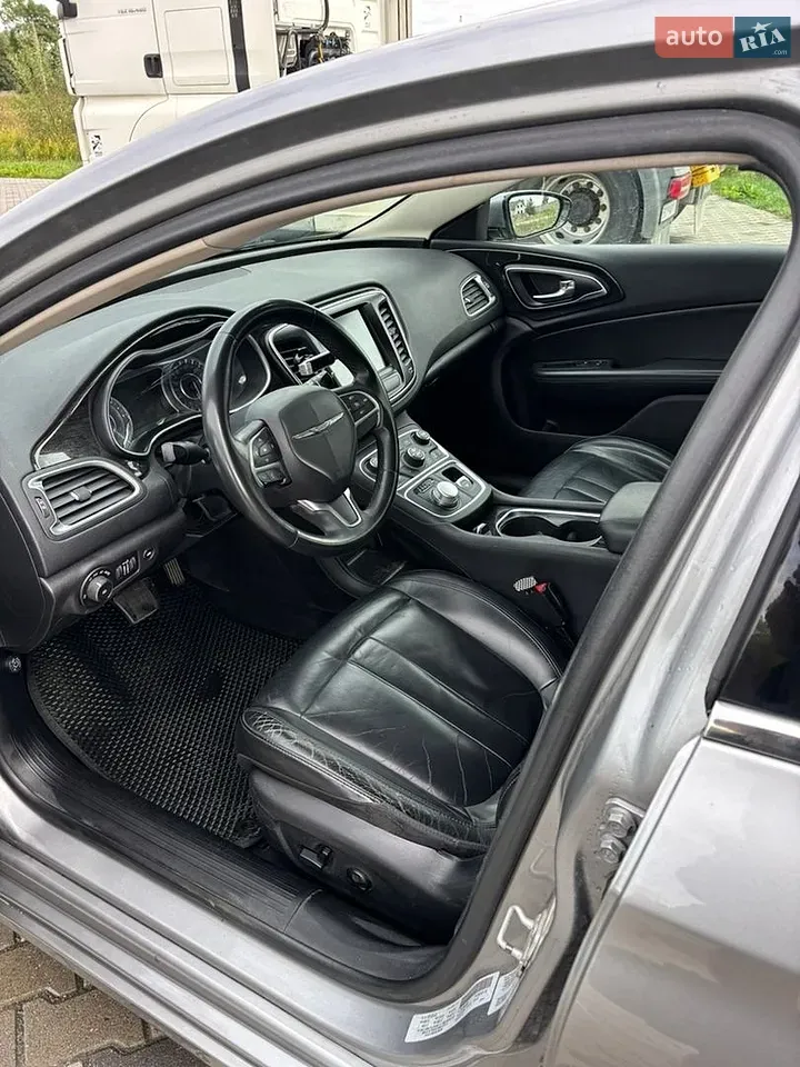Chrysler 200 2015 photo 4