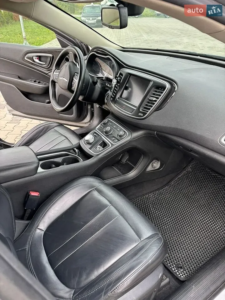Chrysler 200 2015 photo 5