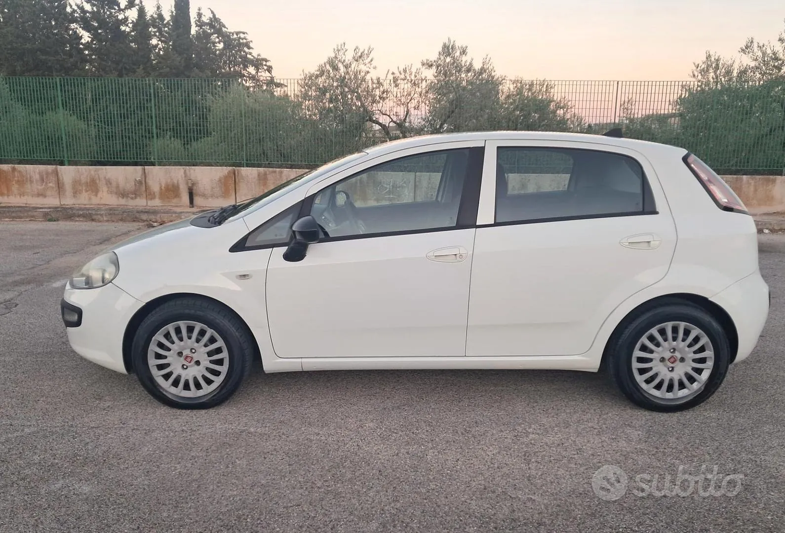 Fiat Punto Evo 2011 photo 5