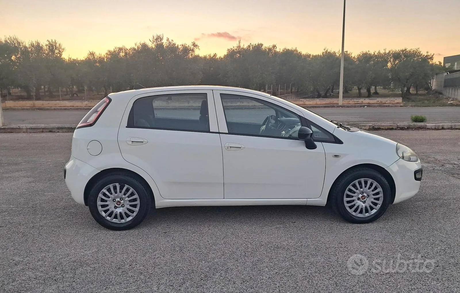 Fiat Punto Evo 2011 photo 4