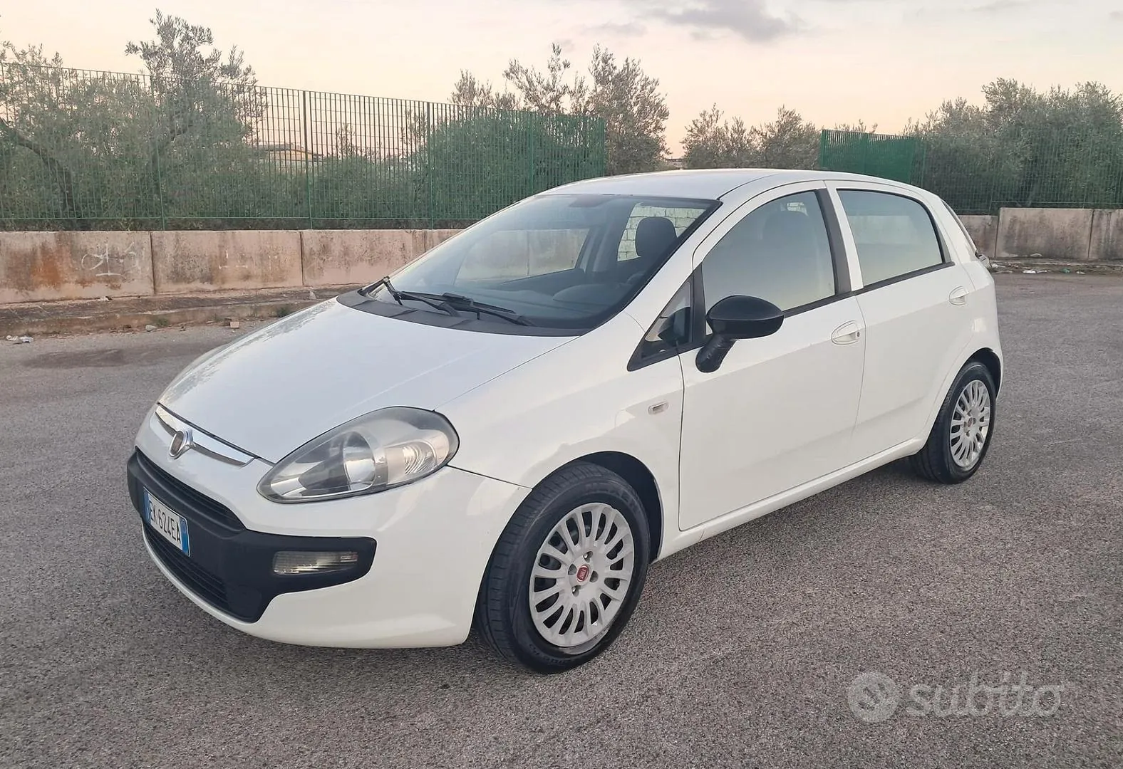 Fiat Punto Evo 2011 photo 3