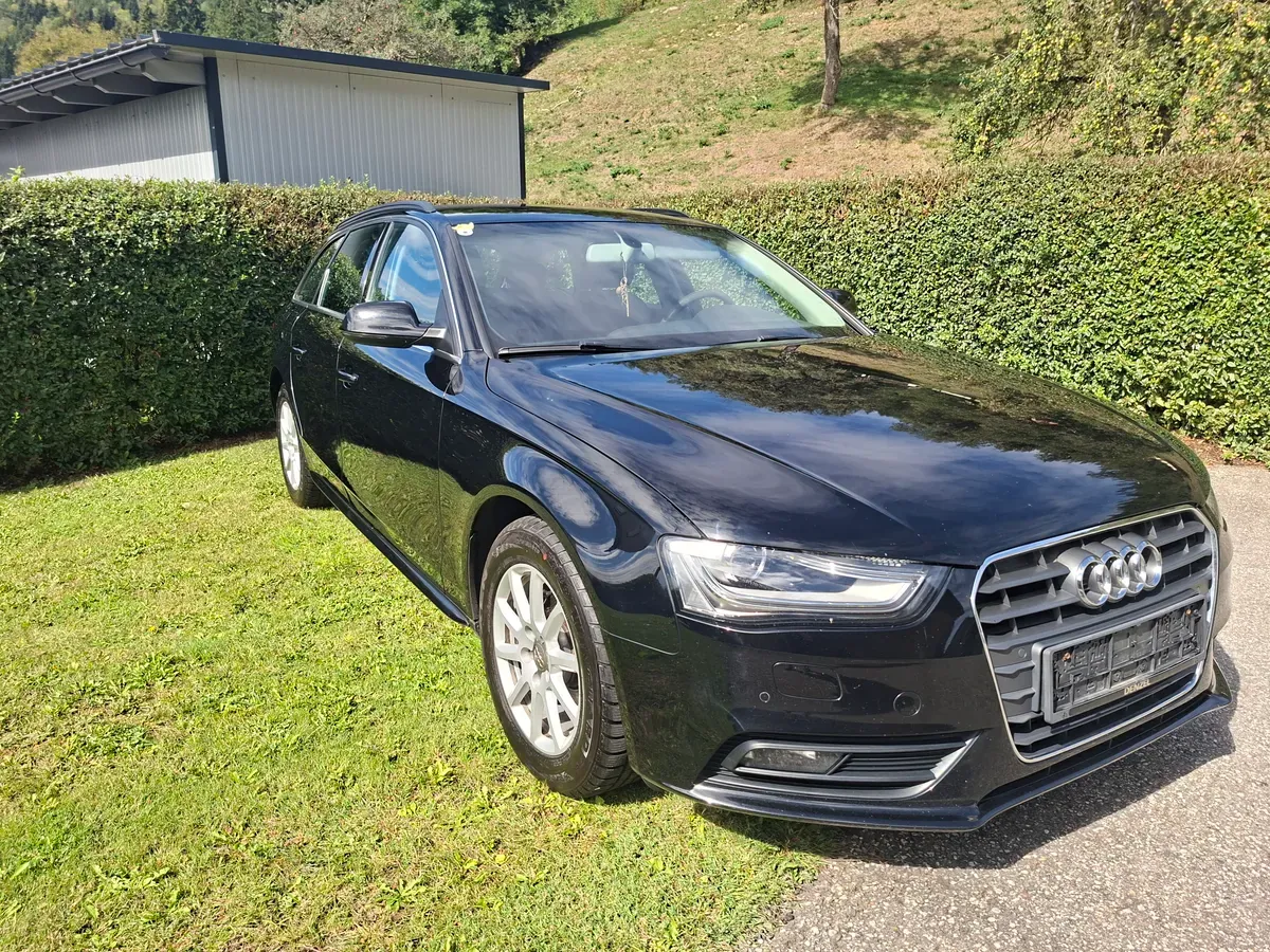 Audi A4 2012 photo 3