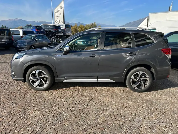 Subaru Forester 2024 photo 3