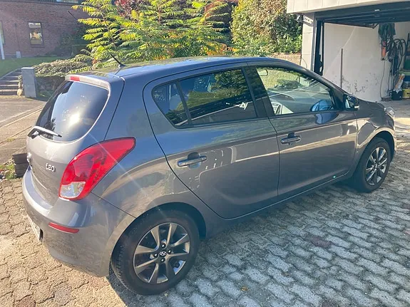 Hyundai I20 2015 photo 2