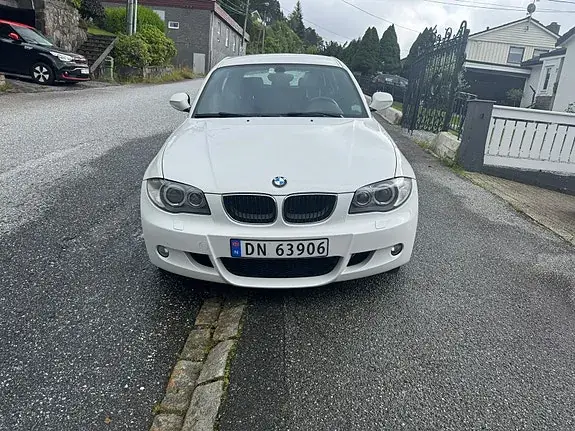 BMW 116D 2010 photo 2