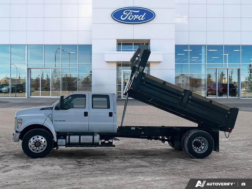 Ford Super Duty F-750 2026 photo 3