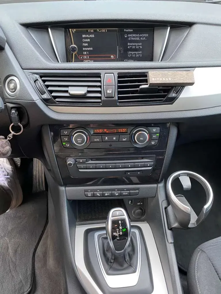 BMW X1 2012 photo 2