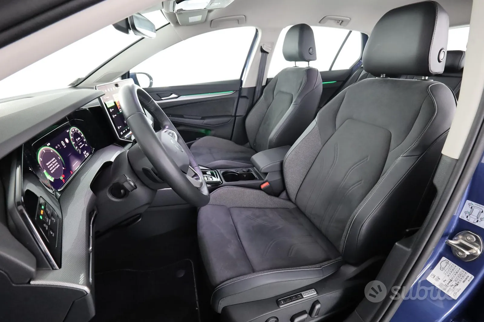 Volkswagen Golf 2025 photo 2