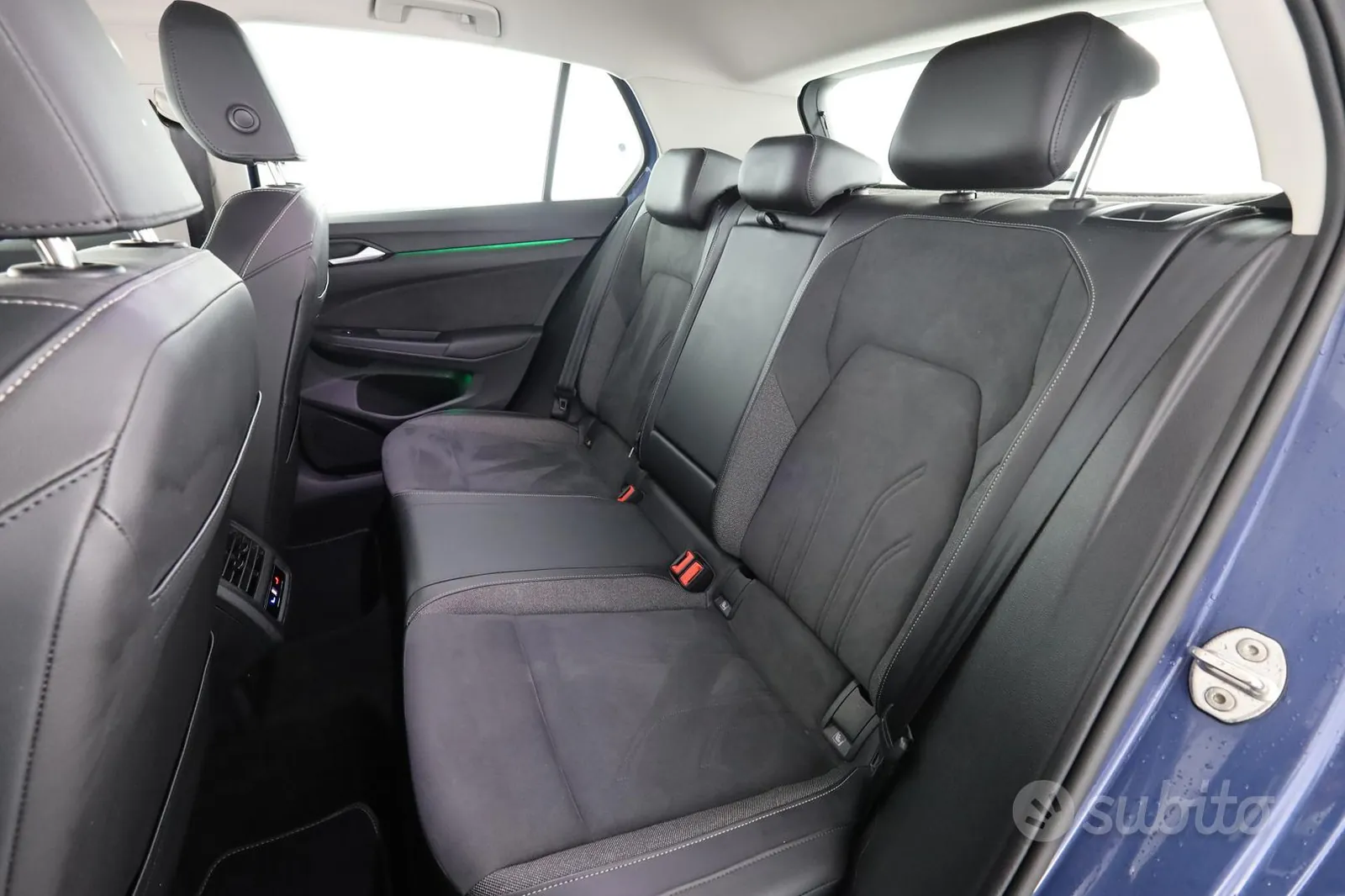 Volkswagen Golf 2025 photo 3