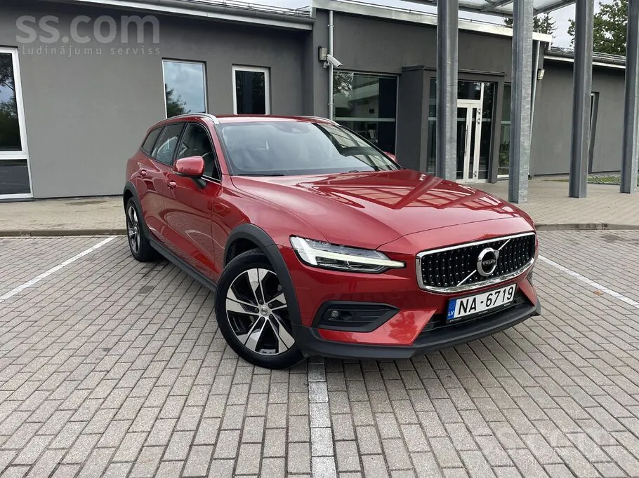 Volvo V60 2021 photo 2