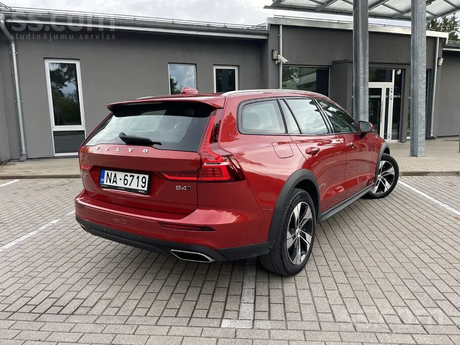 Volvo V60 2021 photo 5