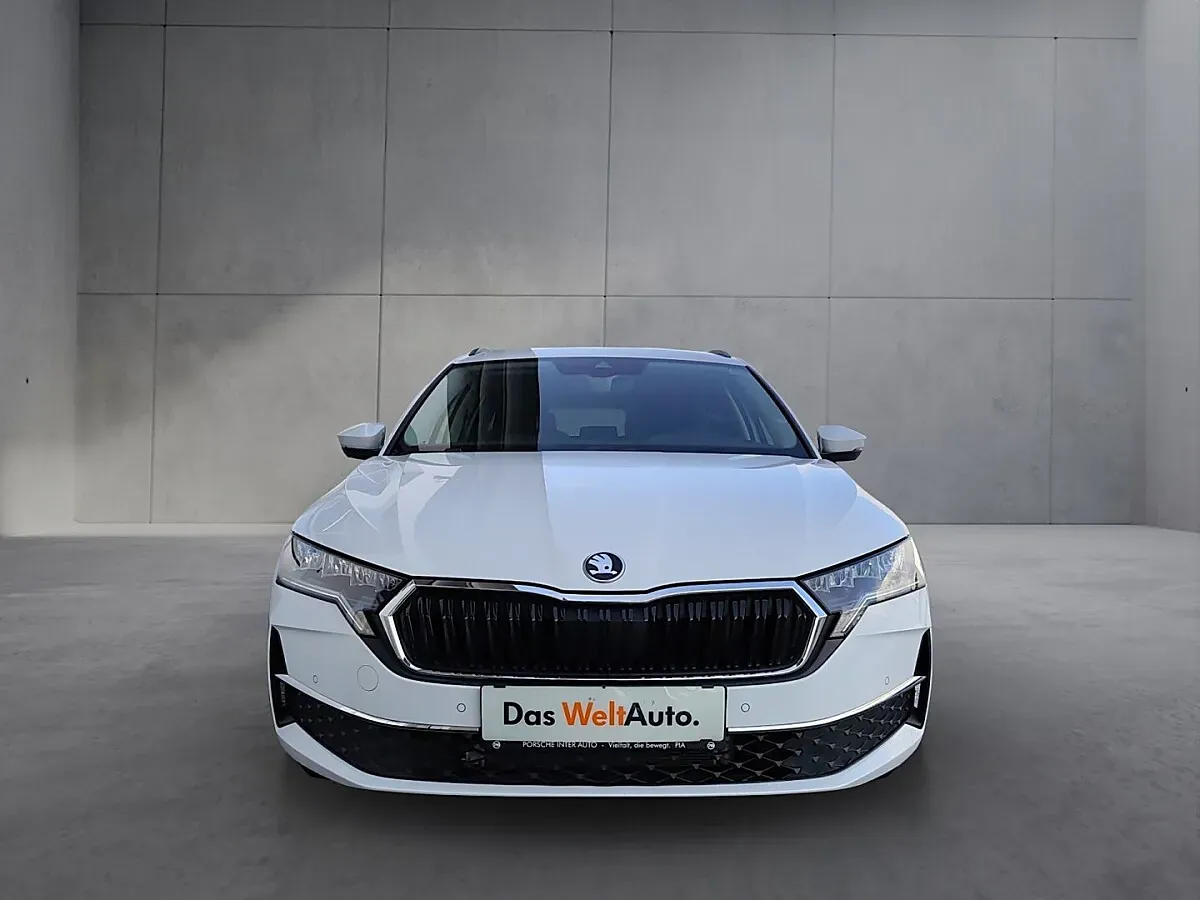 Skoda Octavia 2025 photo 2