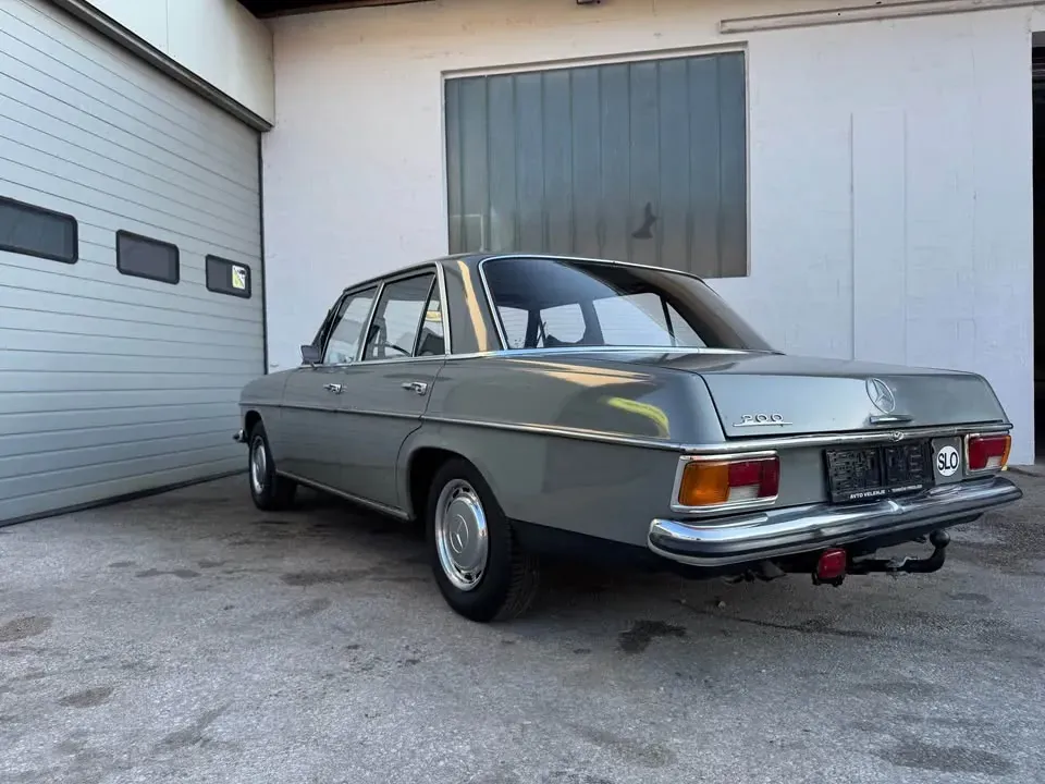 Mercedes-Benz 280 1971 photo 3