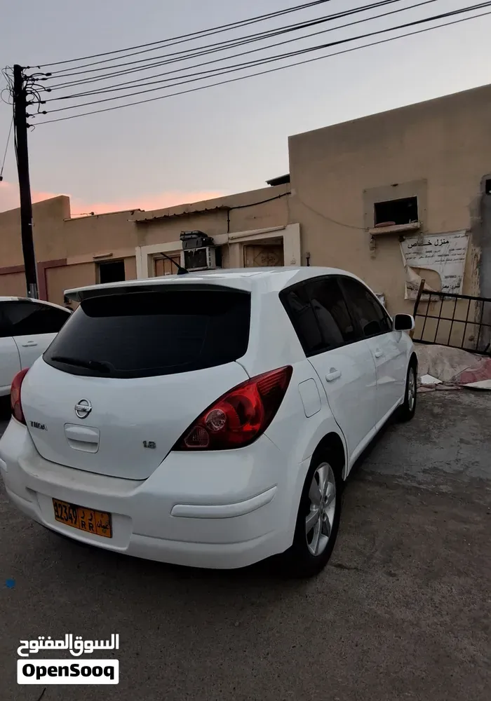 Nissan Tiida 2011 photo 3