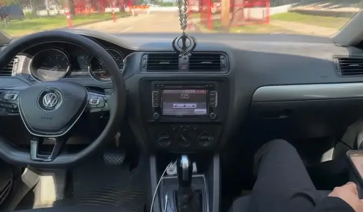 Volkswagen Jetta 2017 photo 3