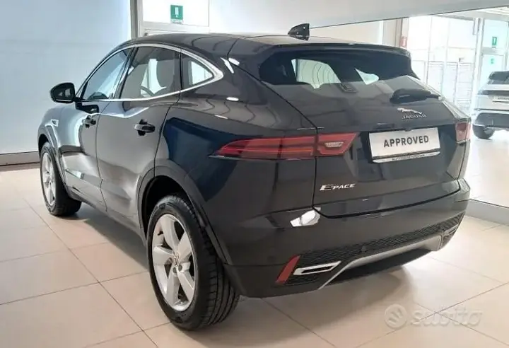 Jaguar E-Pace 2022 photo 2