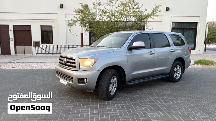 Toyota Sequoia 2011 photo 2