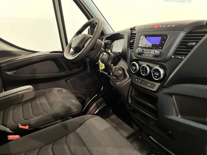 Iveco Daily 2024 photo 3