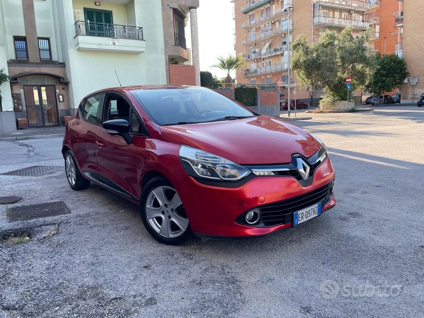 Renault Clio 2014 photo 4