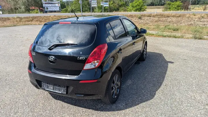 Hyundai I20 2015 photo 3