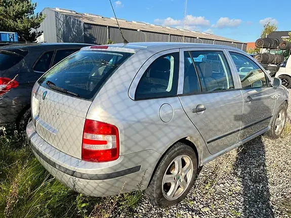 Skoda Fabia 2006 photo 3