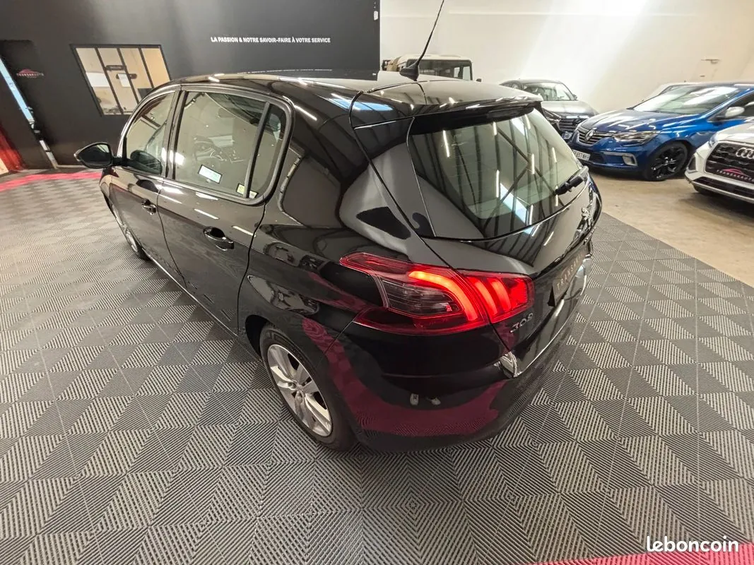Peugeot 308 2019 photo 5
