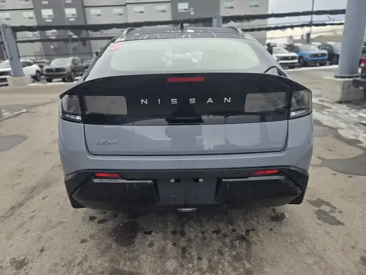 Nissan Leaf 2026 photo 4