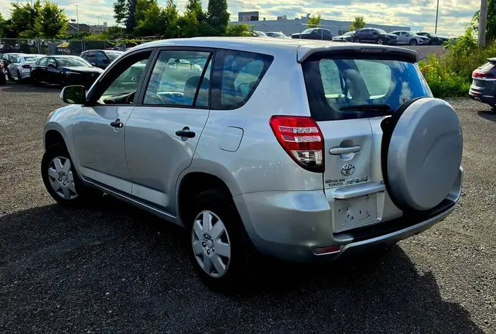 Toyota Rav4 2010 photo 2