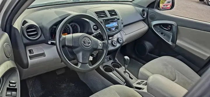 Toyota Rav4 2010 photo 5